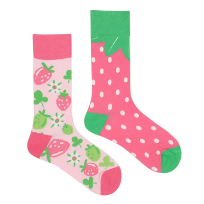 Verspielte Erdbeerfeld-Viertel-Socken - image 1