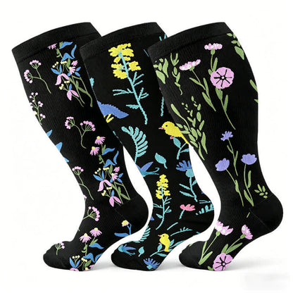 Kompressionsstrümpfe mit bemalten Blumen in Übergröße (3 Paar) - Mehrfarbig - 4XL - image 1