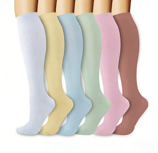 Pastellfarbene, einfarbige Kompressionsstrümpfe im minimalistischen Stil (6 Paar) - Mehrfarbig - L/XL - image 0