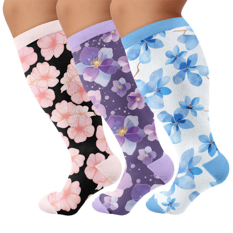 Kompressionsstrümpfe mit Blumenmuster in Übergröße - Mehrfarbig (3 Paare) - 4XL - image 1