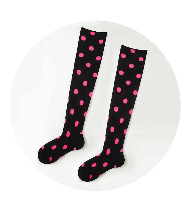 Oberschenkelhohe Socken mit Polka-Dots und Herzstreifen. - image 15