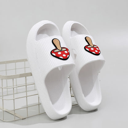Gepolsterte Plateau-Slipper mit Pilzmotiv - Weiß - EU44-45 (US10-11) - image 2
