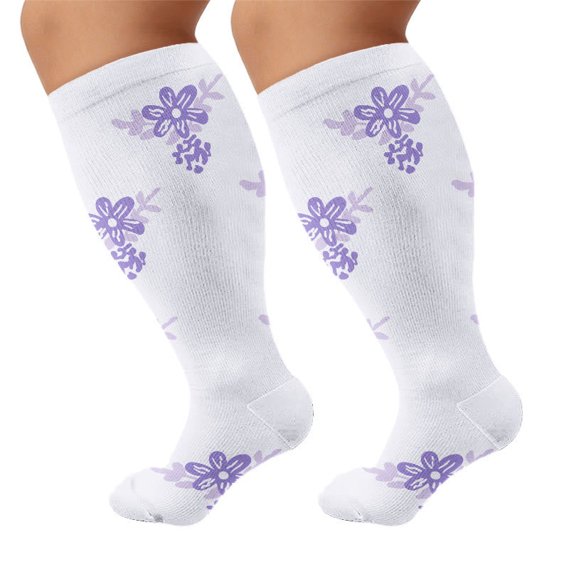 Kompressionsstrümpfe mit Blumenmuster in Übergröße - Hellviolett - 4XL - image 6