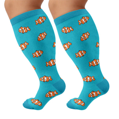 Kompressionsstrümpfe mit Faultier-Clownfisch-Motiv in Übergröße - Dunkelblau (1 Paar) - 4XL - image 9