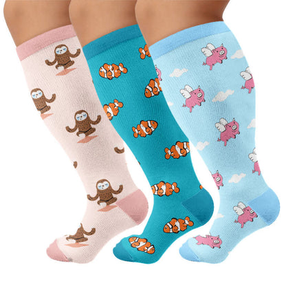 Kompressionsstrümpfe mit Faultier-Clownfisch-Motiv in Übergröße - Mehrfarbig (3 Paare) - 4XL - image 4