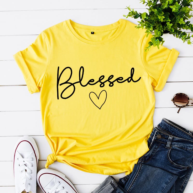 Plus Size T-Shirt mit Herzmotiv - Gelb - 5XL - image 1