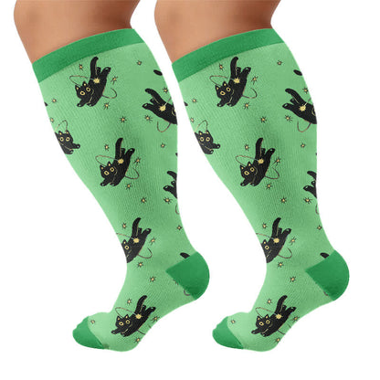 Kniestrümpfe mit Cartoon-Katze in Übergröße - Grün (1 Paar) - 4XL - image 9