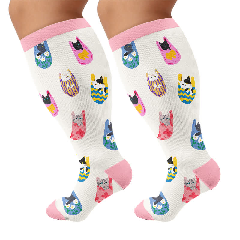 Kniestrümpfe mit Cartoon-Katze in Übergröße - Rosa (1 Paar) - 4XL - image 10