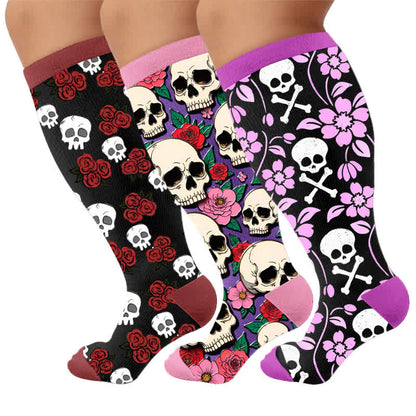 Dunkle Kompressionsstrümpfe mit Totenkopfmotiv in Übergröße - Mehrfarbig (3 Paare) - 4XL - image 4