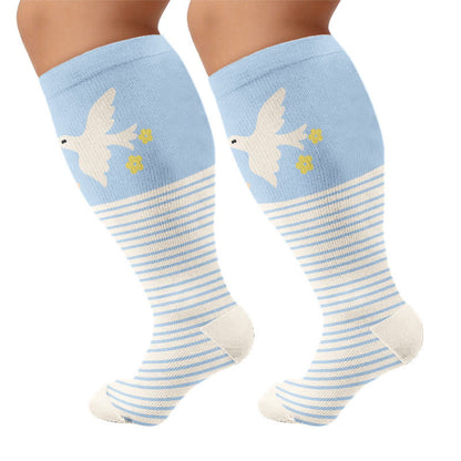 Kompressionsstrümpfe mit Tiermuster in Übergröße - Hellblau (1 Paar) - 4XL - image 9