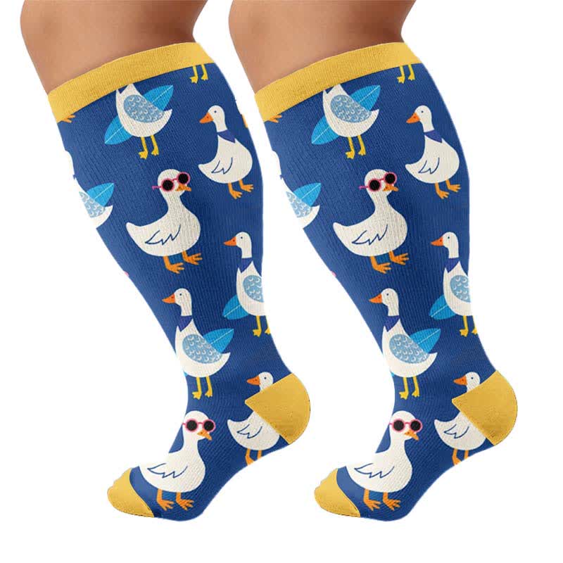 Kompressionsstrümpfe mit verspieltem Bauernhof-Vogelmotiv in Übergröße - Blau (1 Paar) - 4XL - image 8