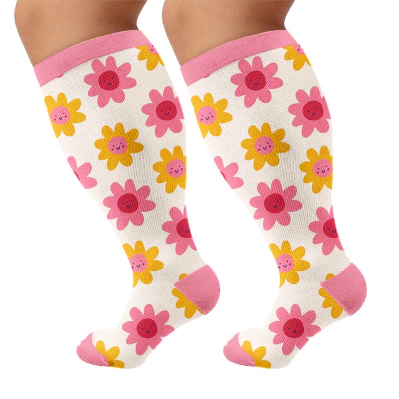 Weiße Kompressionsstrümpfe mit Blumenmuster in Übergröße - Rosa (1 Paar) - 4XL - image 10