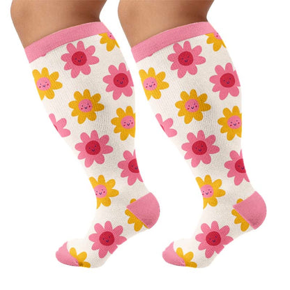 Weiße Kompressionsstrümpfe mit Blumenmuster in Übergröße - Rosa (1 Paar) - 4XL - image 10