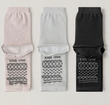 Atmungsaktive, gestrickte Freizeitsocken mit rutschfester Oberfläche (3 Paar) - Lila + Grau + Schwarz - Einheitsgröße - image 9
