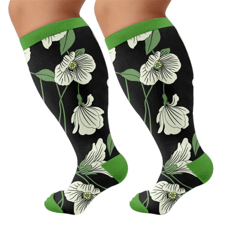 Kompressionsstrümpfe mit Blumenmuster in Übergröße - Schwarz (1 Paar) - 4XL - image 8