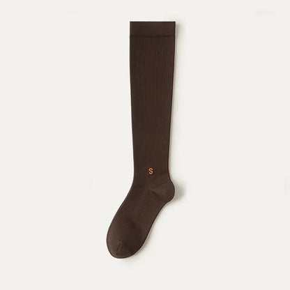 Weiße, gerippte Kompressionsstrümpfe in Übergröße (4 Paar) - Dunkler Kaffee - EU36-41 (US3-7,5) - image 12