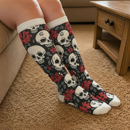 Kompressionsstrümpfe mit Totenkopfmotiv in Übergröße - image 3