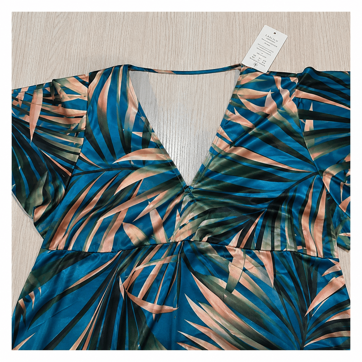 Zweiteiliges Badekleid-Set mit tropischem Blättermuster - image 3