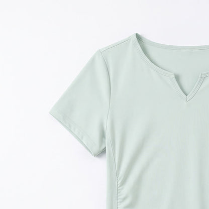 Sportshirt mit V-Ausschnitt und Raffung in Übergröße - image 15