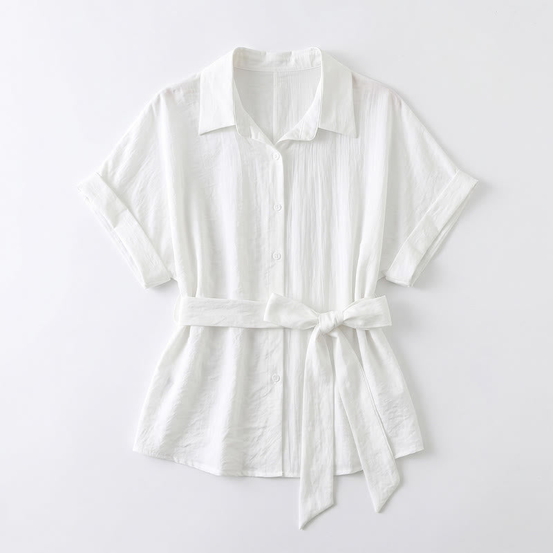 Luftige Sommerbluse mit Bindegürtel, Kragen und Knopfleiste - image 13