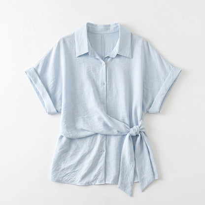 Luftige Sommerbluse mit Bindegürtel, Kragen und Knopfleiste - image 12