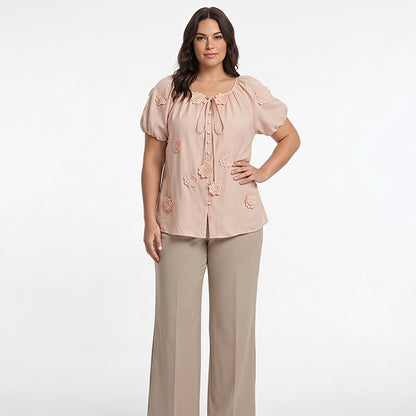 Bluse mit floralen Applikationen, Puffärmeln und Bindeband vorne - image 3