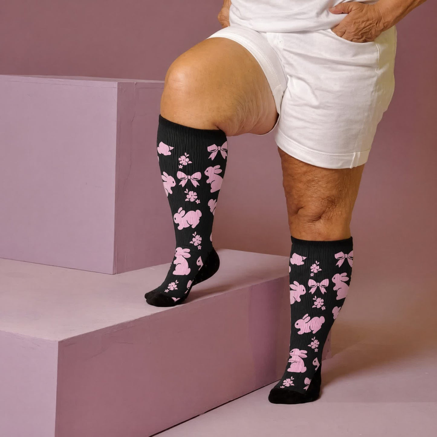 Weiße Kompressionsstrümpfe mit Katzenpfoten in Übergröße - Schwarz (1 Paar) - 4XL - image 2