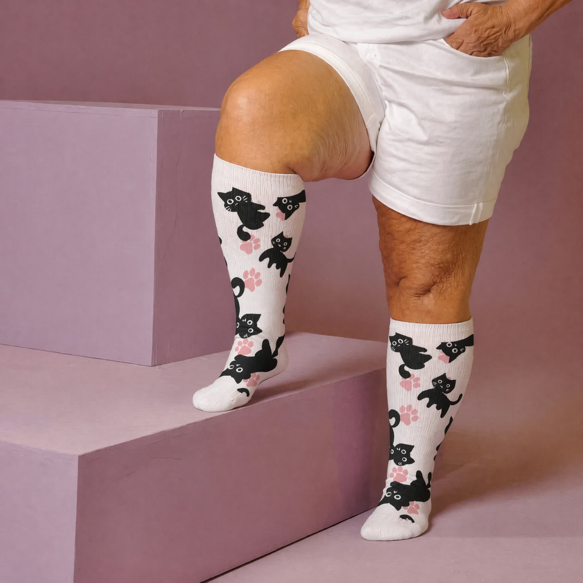 Weiße Kompressionsstrümpfe mit Katzenpfoten in Übergröße - Weiß (1 Paar) - 4XL - image 1