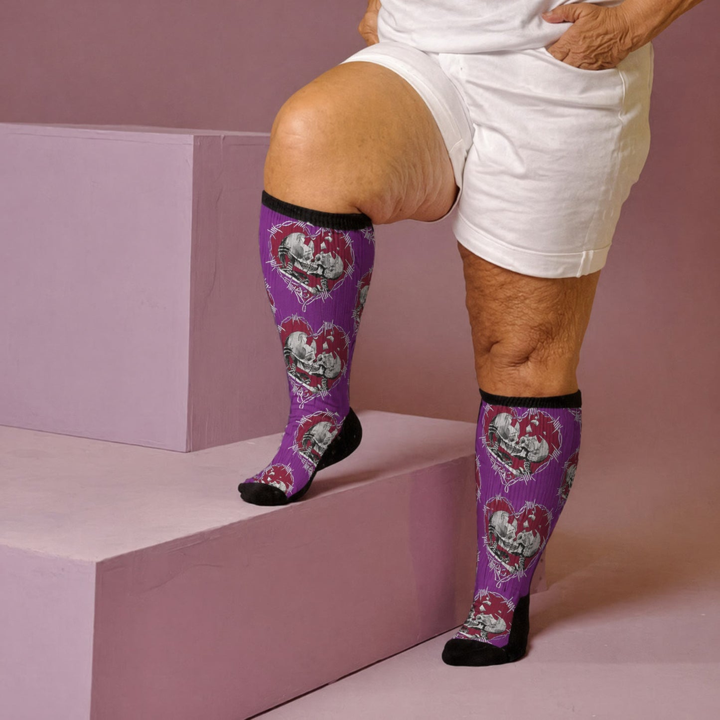 Punk-Totenkopf-Herz-Kompressionsstrümpfe in Übergröße - Lila (1 Paar) - 4XL - image 2