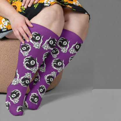 Kompressionsstrümpfe mit Totenkopfmotiv in Übergröße - Lila (1 Paar) - 4XL - image 1