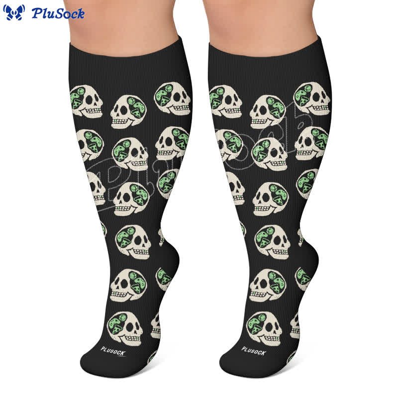 Kompressionsstrümpfe mit Totenkopfmotiv in Übergröße - image 6