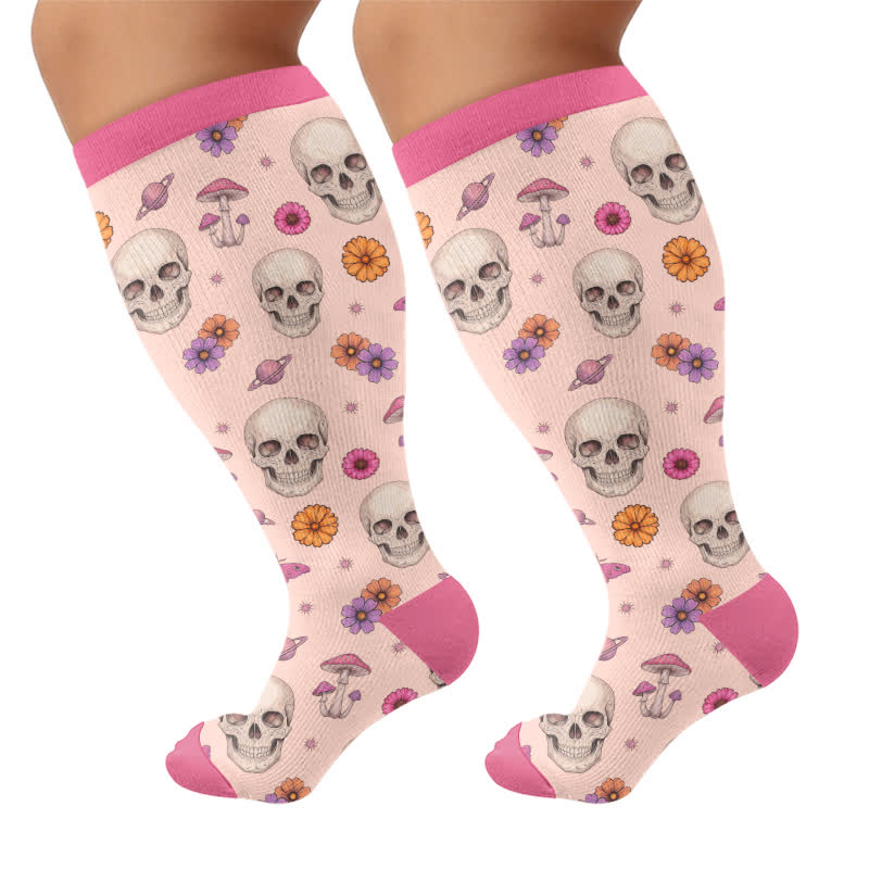 Gothic-Kompressionsstrümpfe in Übergröße mit Totenkopf und Rose - Rosa (1 Paar) - 4XL - image 8
