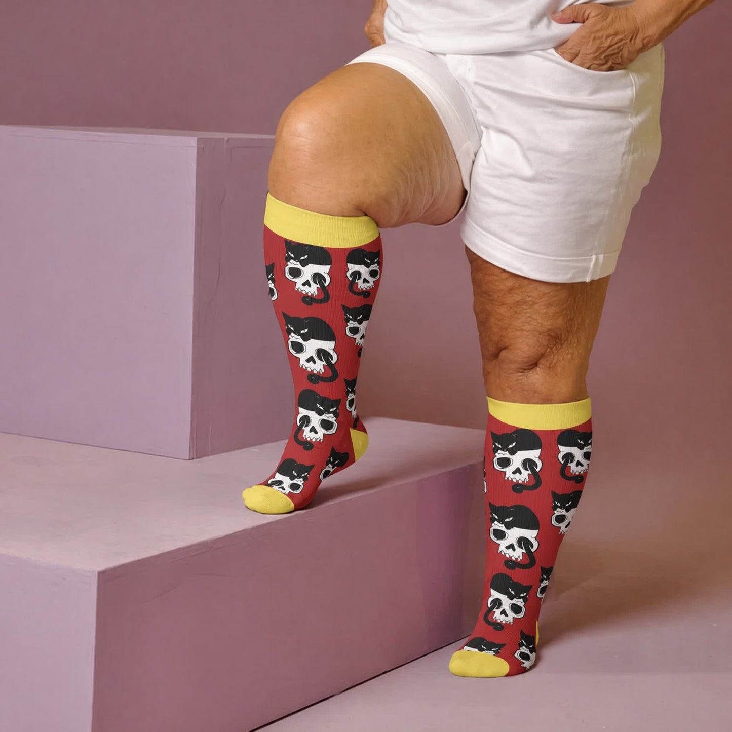 Kompressionsstrümpfe mit Skelettkatzenmotiv in Übergröße - Rot (1 Paar) - 4XL - image 2