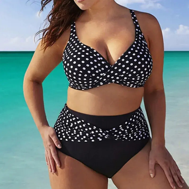 Retro-Bikini-Set in Weiß mit weißen Polka-Dots und Twist-Vorderseite - Schwarz - 5XL - image 0
