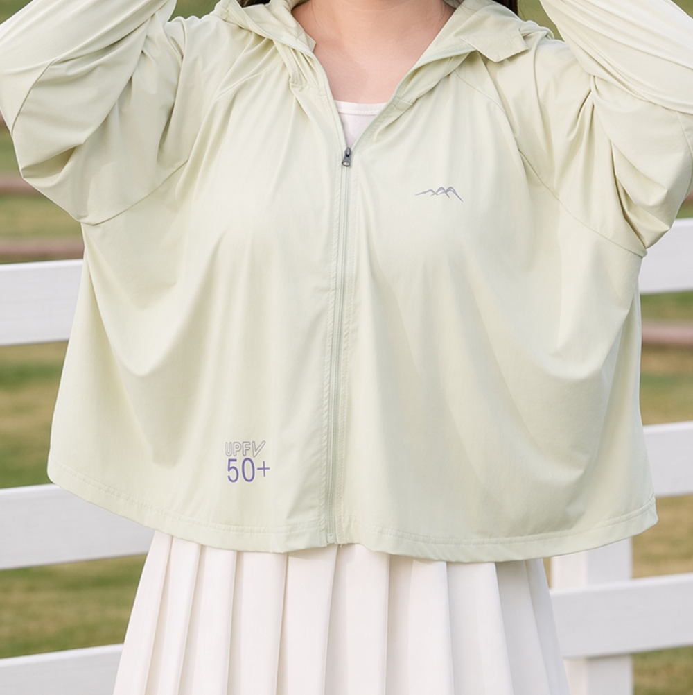 Sonnenschutzjacke mit Kapuze und Reißverschluss - image 10