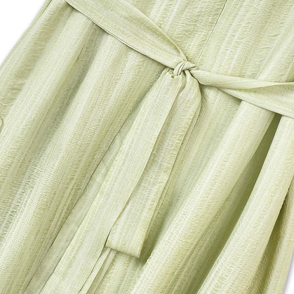 Romantisches Maxikleid mit Rüschenkragen und Puffärmeln - image 4