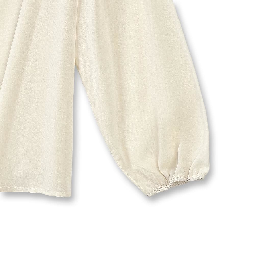 Zweiteiliges Set: Grünes besticktes Unterkleid und weiße Strickjacke mit Puffärmeln - image 2