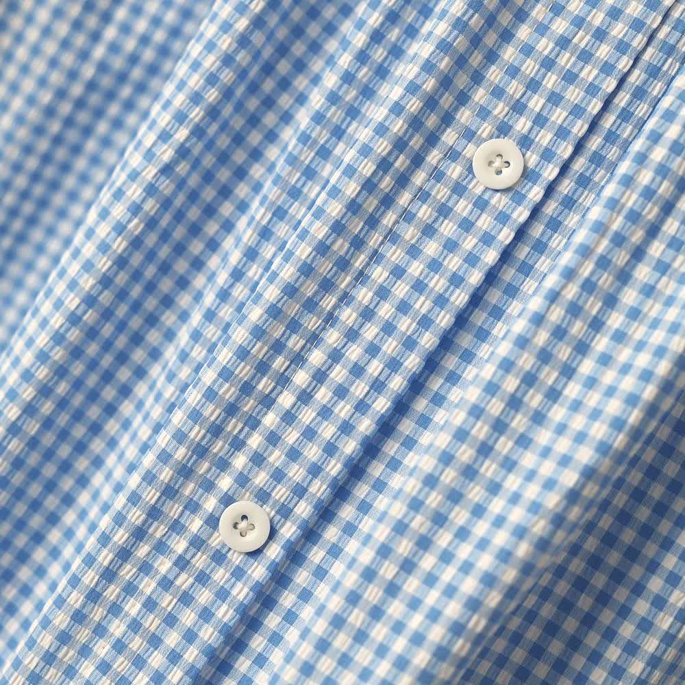 Plus Size blaue Vichy-Karo-Bluse mit kurzen Ärmeln und Lochstickerei - image 4