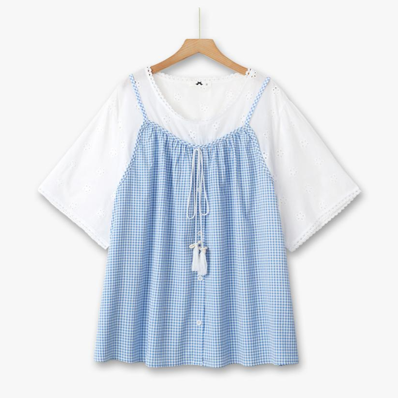 Plus Size blaue Vichy-Karo-Bluse mit kurzen Ärmeln und Lochstickerei - Blau - 6XL - image 0