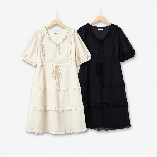 Elegantes Midikleid in Übergröße mit V-Ausschnitt, Rüschen und Bindegürtel - image 0