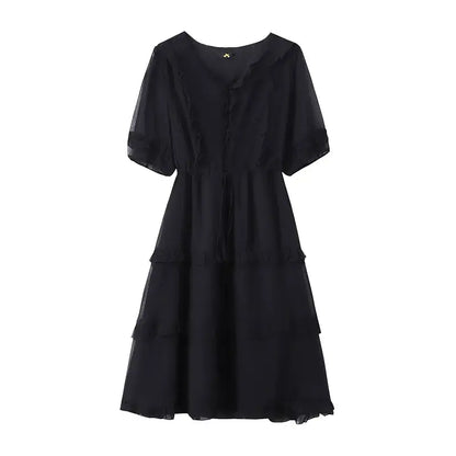 Elegantes Midikleid in Übergröße mit V-Ausschnitt, Rüschen und Bindegürtel - Schwarz - 7XL - image 8