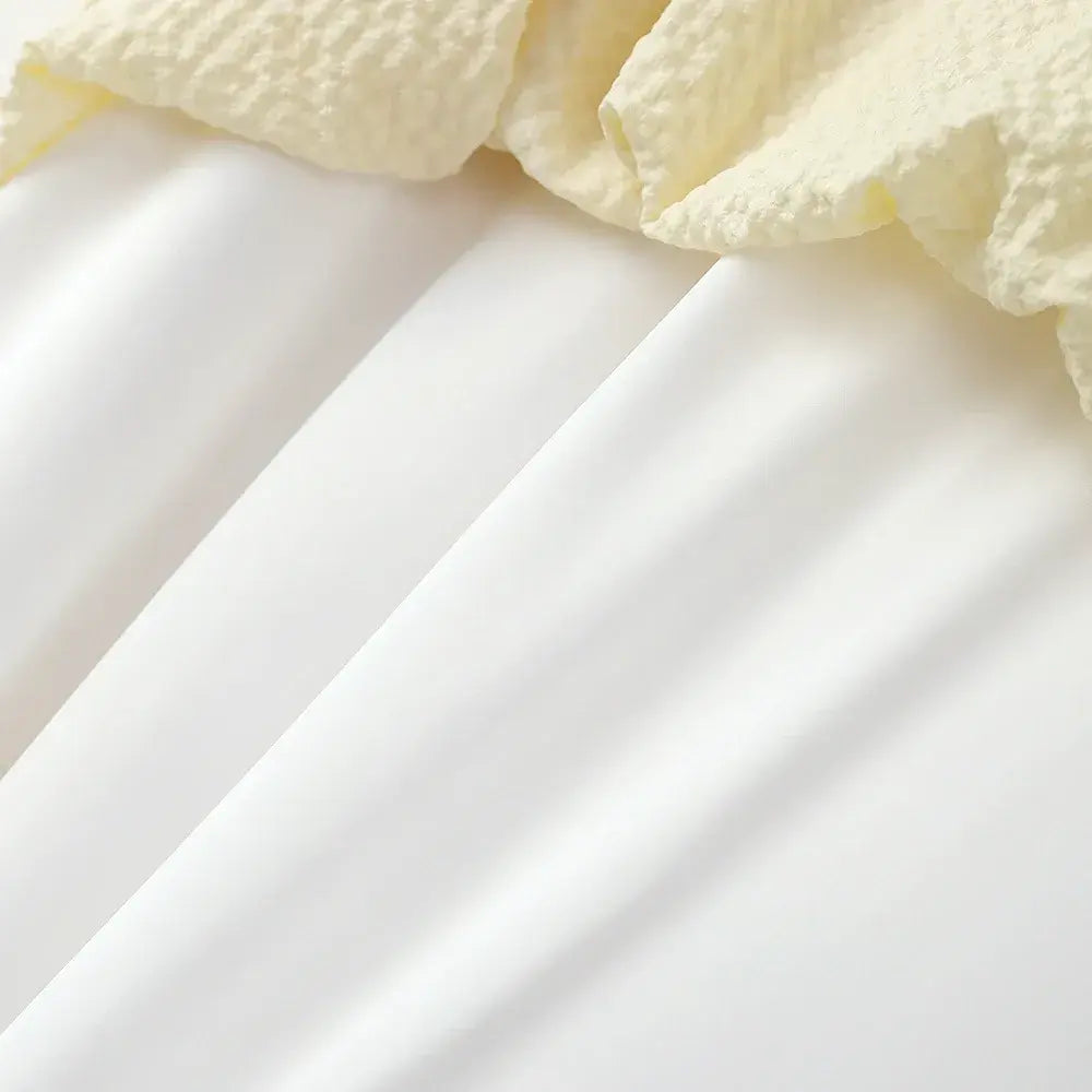 Süßes, mit Schleife verziertes, gerafftes Midikleid im Zweiteiler-Stil - image 3