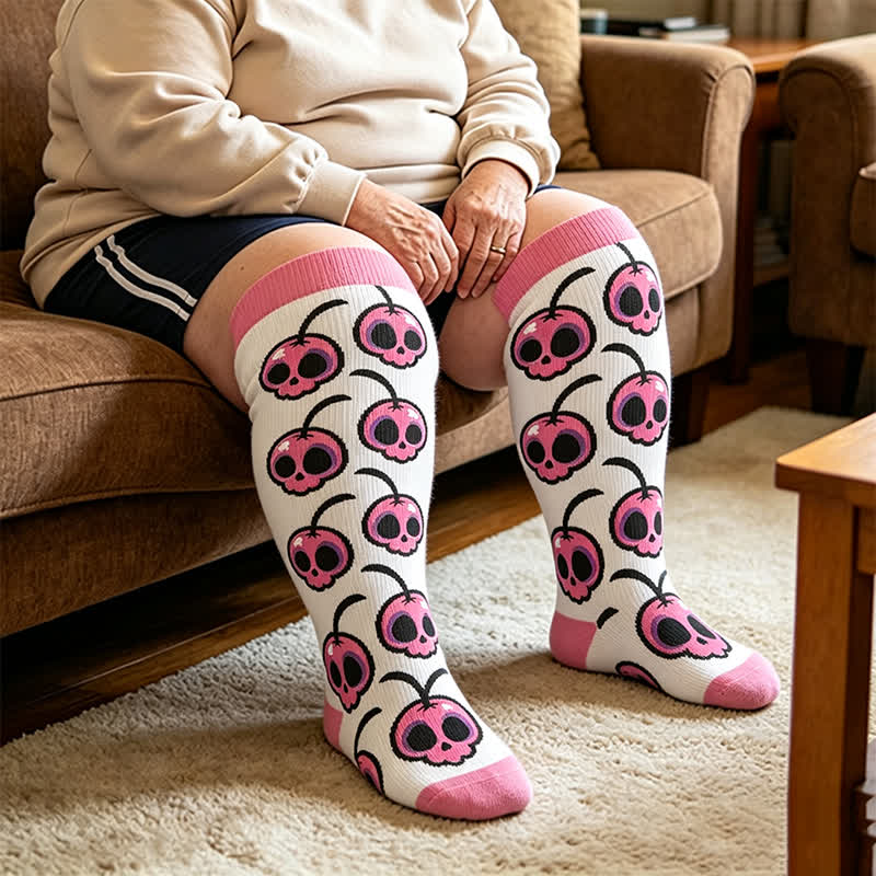 Kompressionsstrümpfe mit Cartoon-Motiven in Übergröße - Weiß (1 Paar) - 4XL - image 2