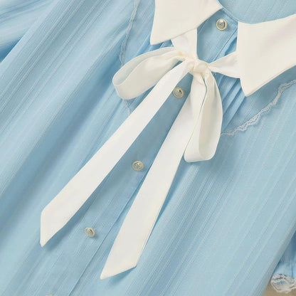 Plus Size Kleid in Blau mit Kontrastkragen, Schleife und Rüschensaum - image 4