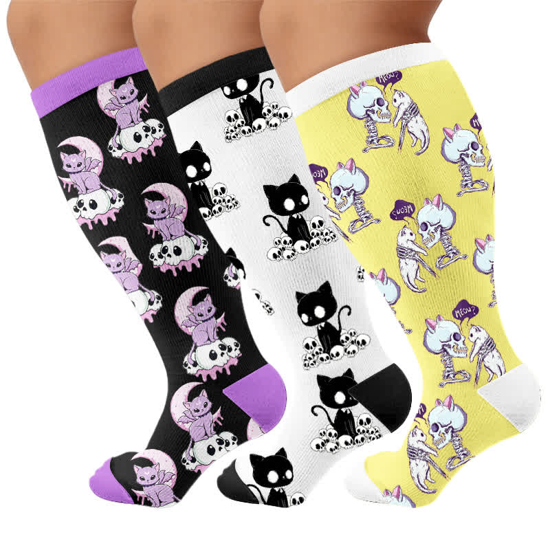 Kompressionsstrümpfe in Übergröße mit Totenkopf, Mond und Katze - Mehrfarbig (3 Paare) - 4XL - image 4