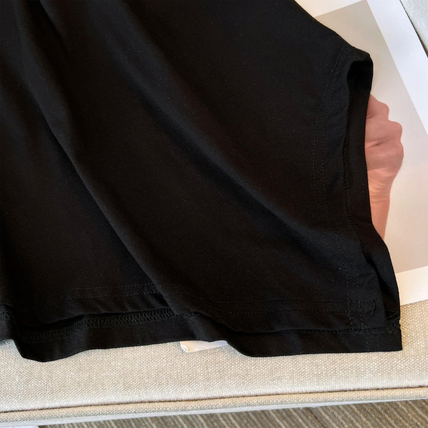 Baumwollbluse in Übergröße mit asymmetrischem Saum - image 18