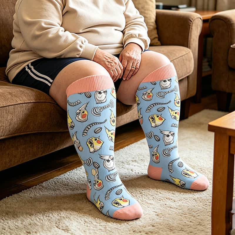 Kompressionsstrümpfe mit Katzen- und Papageienmotiv in Übergröße - image 2