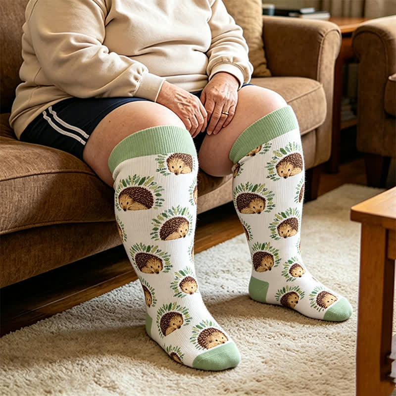 Kompressionsstrümpfe mit Igelmotiv in Übergröße - image 1