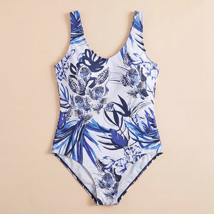 Badeanzug mit breiten Trägern und tropischem Blumenmuster für den Urlaub - image 10