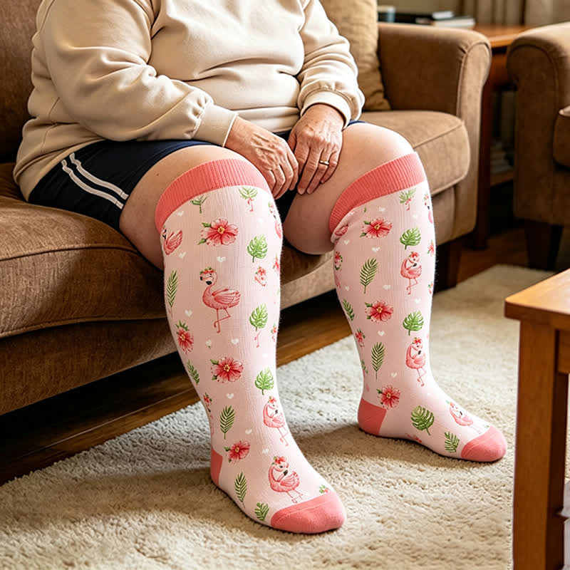 Kompressionsstrümpfe mit Flamingostreifen in Übergröße - Rot - 4XL - image 1